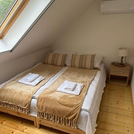 Villa Oeboel Liget Vendeghazak Abádszalók Exterior foto