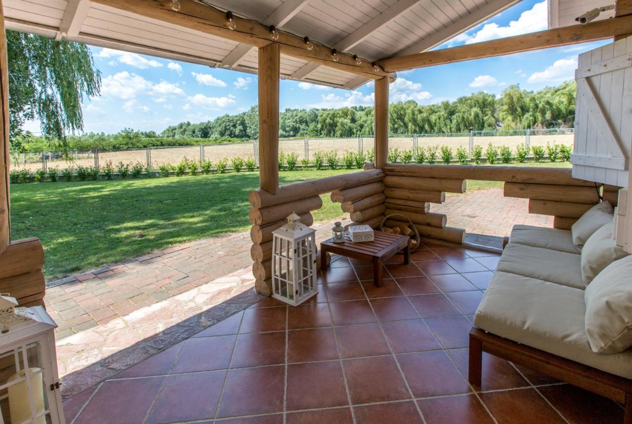 Villa Oeboel Liget Vendeghazak Abádszalók Exterior foto