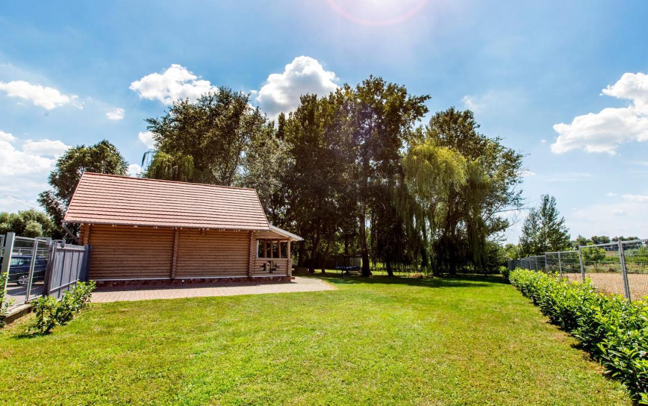 Villa Oeboel Liget Vendeghazak Abádszalók Exterior foto